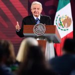 Fotografía cedida por la presidencia de México del mandatario mexicano, Andrés Manuel López Obrador, hablando en una rueda de prensa en Palacio Nacional este miércoles, en la Ciudad de México (México). EFE/Presidencia de México/SOLO USO EDITORIAL/SOLO DISPONIBLE PARA ILUSTRAR LA NOTICIA QUE ACOMPAÑA(CRÉDITO OBLIGATORIO)