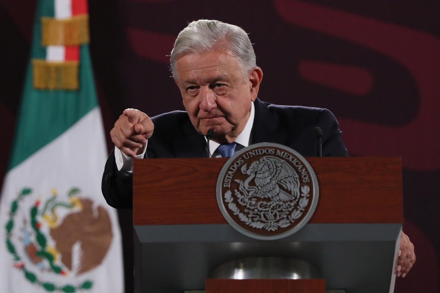 El presidente de México, Andrés Manuel López Obrador, habla durante su rueda de prensa matutina este martes, en Palacio Nacional en Ciudad de México (México). EFE/ Mario Guzmán