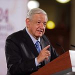 Fotografía cedida por la presidencia de México del mandatario mexicano, Andrés Manuel López Obrador, hablando en rueda de prensa este miércoles en Palacio Nacional de la Ciudad de México (México). EFE/Presidencia de México/SOLO USO EDITORIAL/SOLO DISPONIBLE PARA ILUSTRAR LA NOTICIA QUE ACOMPAÑA(CRÉDITO OBLIGATORIO)