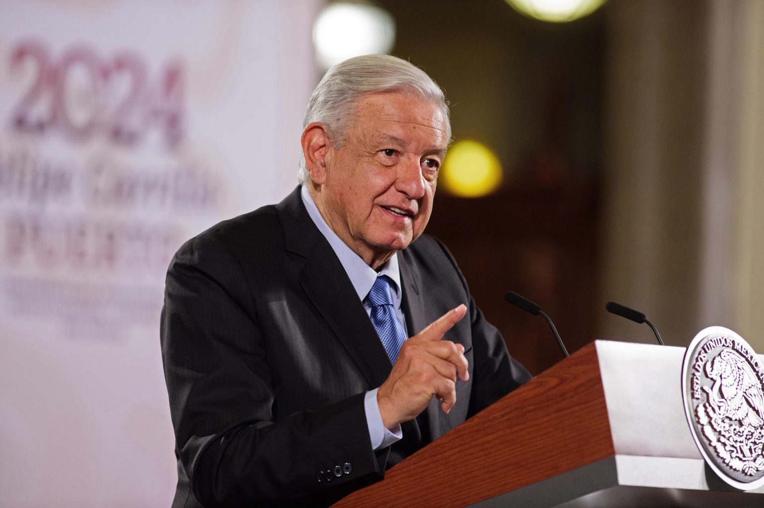 Fotografía cedida por la presidencia de México del mandatario mexicano, Andrés Manuel López Obrador, hablando en rueda de prensa este miércoles en Palacio Nacional de la Ciudad de México (México). EFE/Presidencia de México/SOLO USO EDITORIAL/SOLO DISPONIBLE PARA ILUSTRAR LA NOTICIA QUE ACOMPAÑA(CRÉDITO OBLIGATORIO)