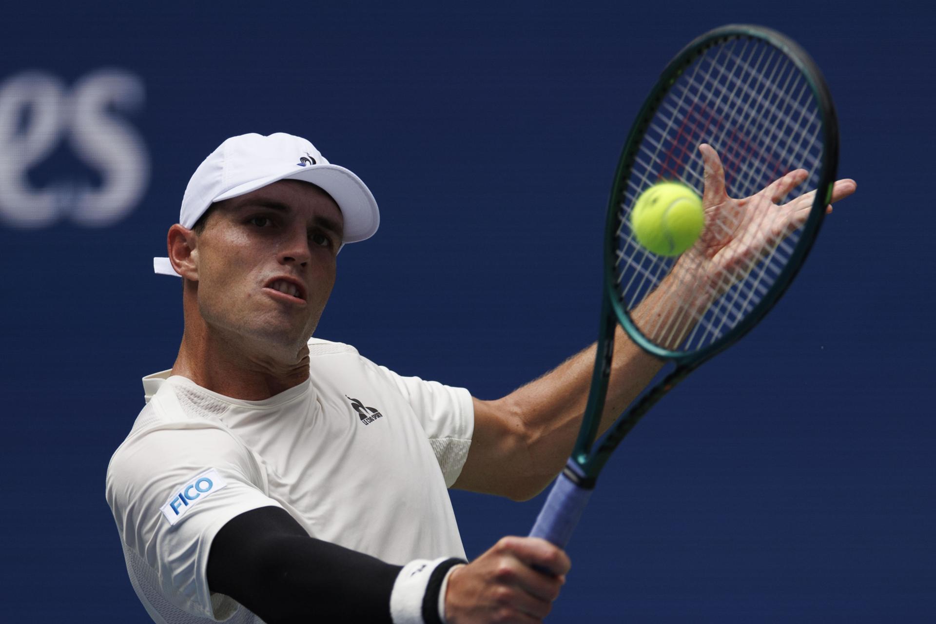 El australiano Christopher O'Connell en acción contra el italiano Jannik Sinner en el US Open. EFE/EPA/CJ GUNTHER
