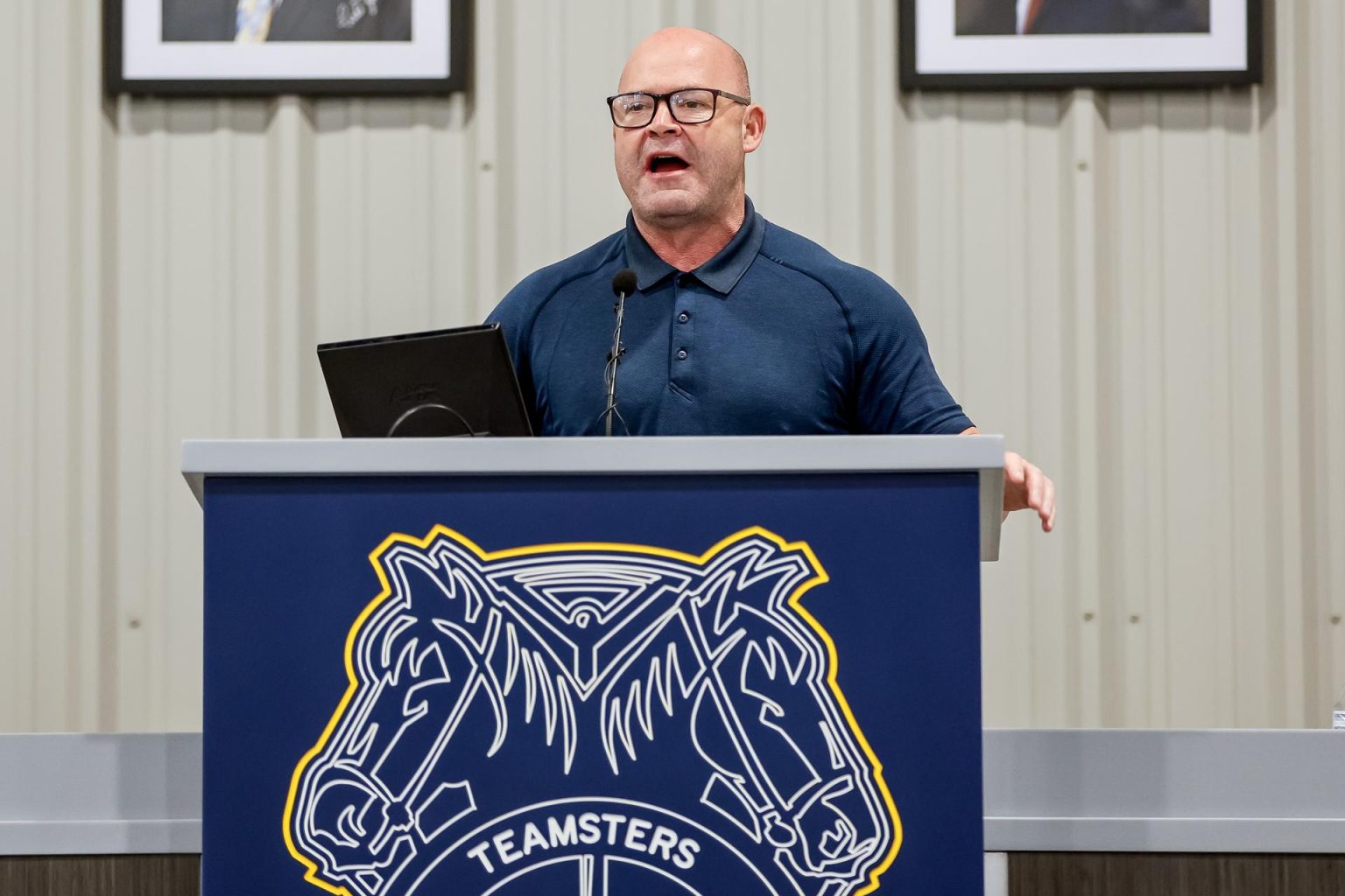 Este viernes, Sean O'Brien, presidente del sindicato estadounidense International Brotherhood of Teamsters (IBT), indicó también en Calgary que el sindicato canadiense "tendrá todo el apoyo y recursos en Estados Unidos". Imagen de archivo. EFE/EPA/ERIK S. LESSER