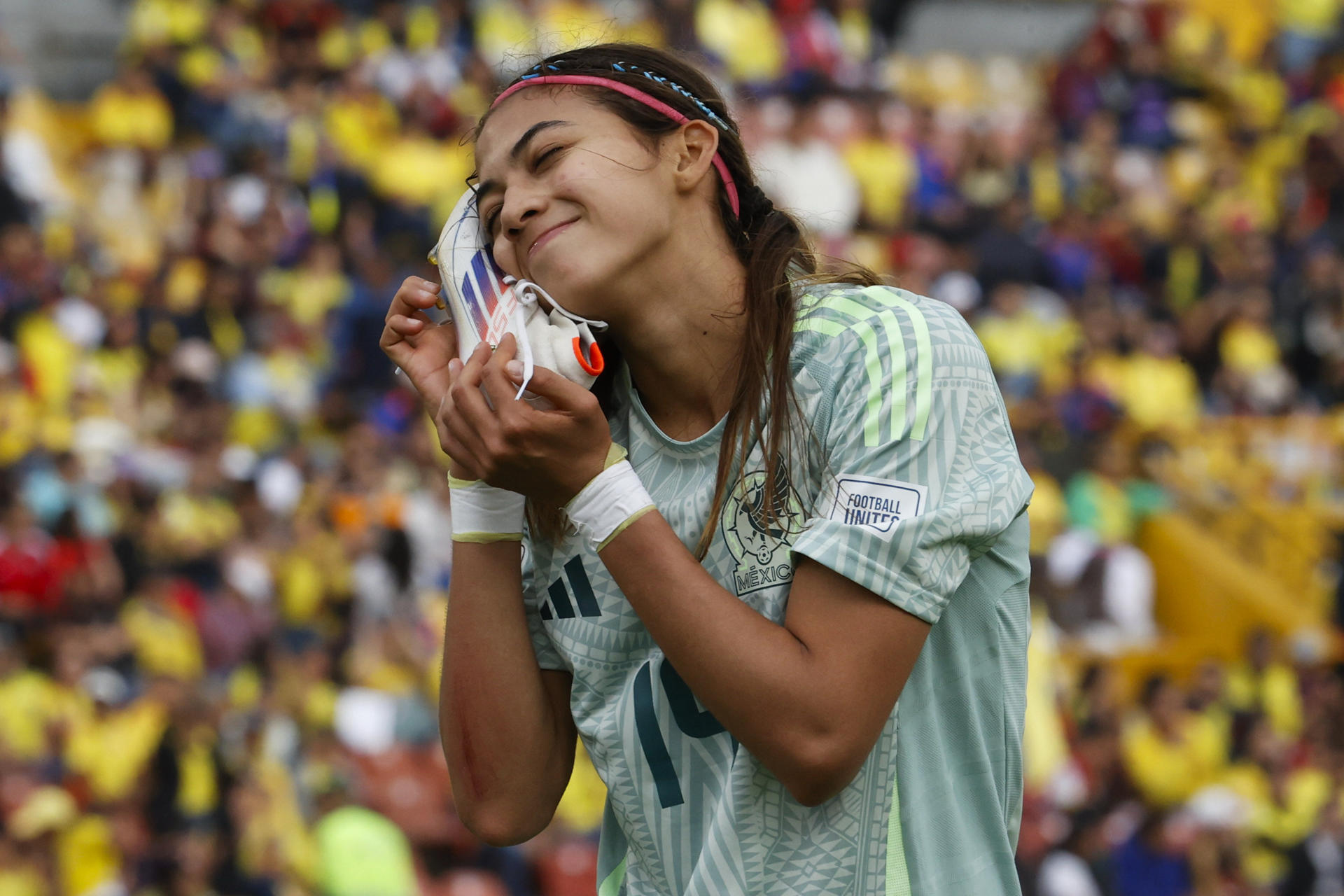 Montserrat Saldivar de México celebra su gol en un partido del grupo A de la Copa Mundial Femenina sub-20. EFE/ Mauricio Dueñas Castañeda
