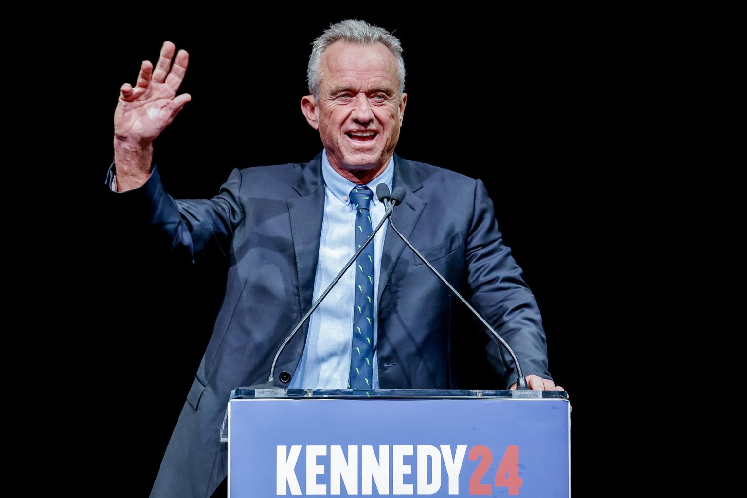 Fotografía de archivo del 14 de enero de 2024 del candidato independiente a la presidencia de EE.UU. Robert F. Kennedy Jr. hablando durante una campaña en Atlanta (Estados Unidos). EFE/ Erik S. Lesser