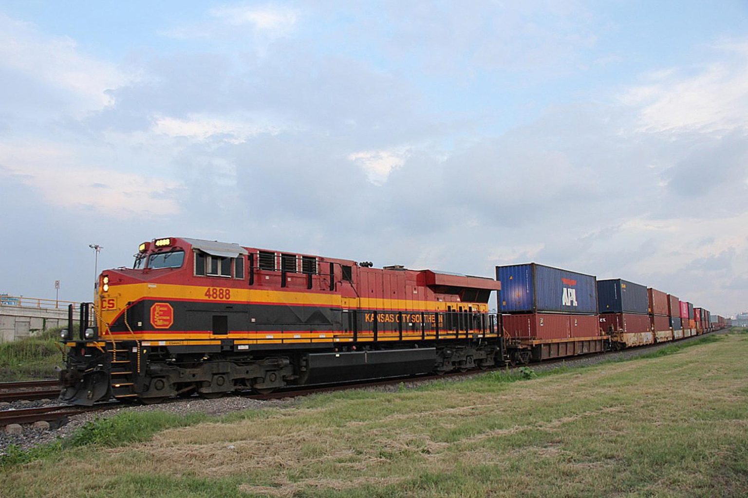 Datos de las Asociación de Ferrocarriles de Estados Unidos señalan que la semana pasada el tráfico de vagones en Canadá cayó un 22 %, a 65.550. Fotografía de archivo. EFE/Ivan Villanueva