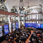 Fotografía que muestra a asistentes durante la presentación de la agenda de Festival Internacional Santa Lucía, este lunes en la ciudad de Monterrey (México). EFE/Miguel Sierra