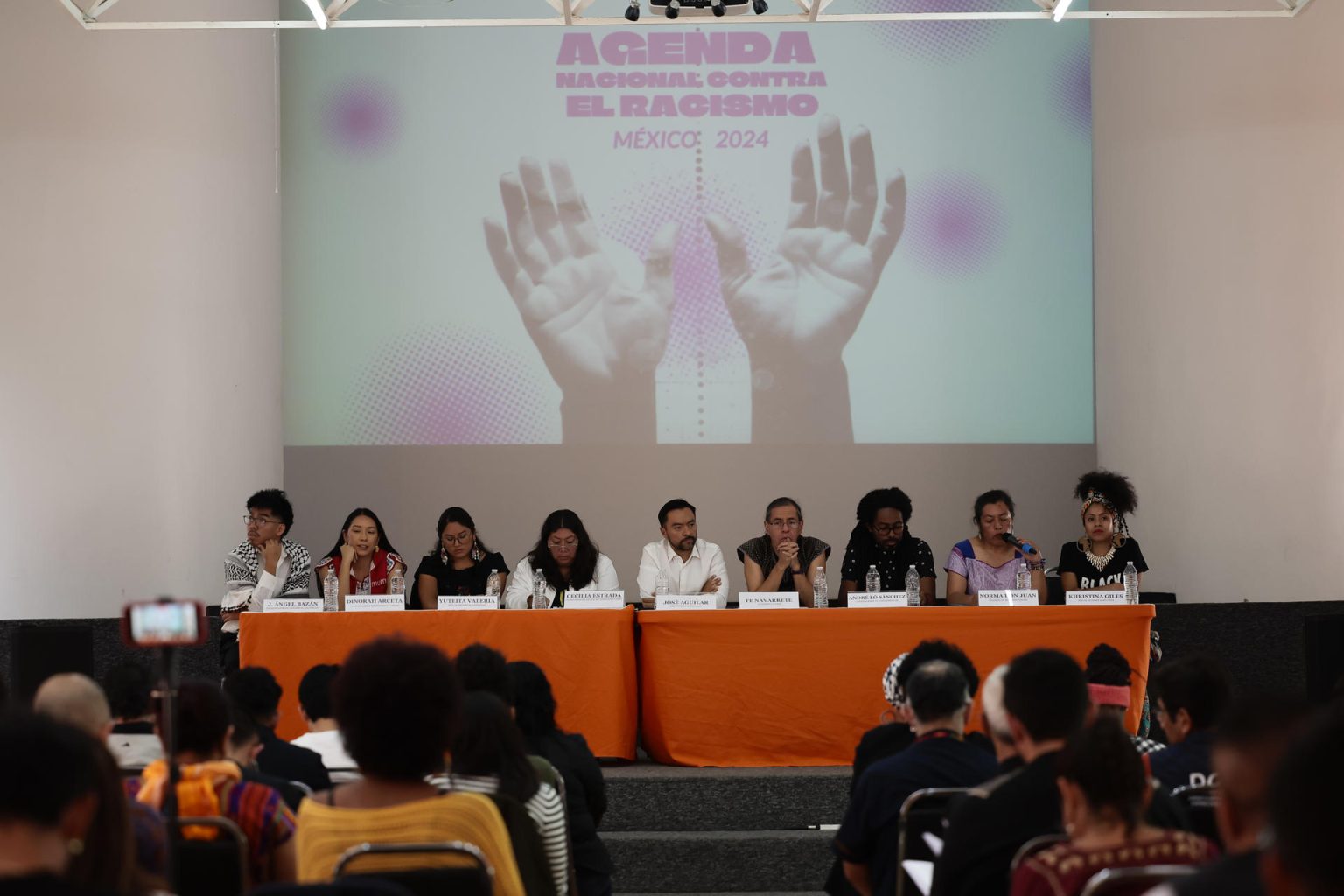 Representantes de diversas organizaciones encabezadas por Racismo MX participan en la presentación de la Agenda Nacional Contra el Racismo México 2024 este viernes, en un acto celebrado en Ciudad de México (México). EFE/José Méndez