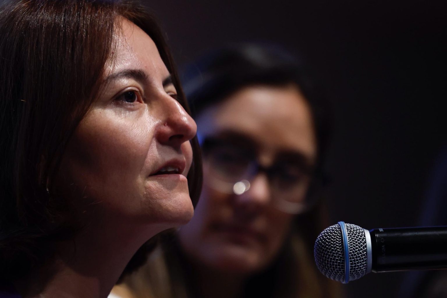 La presidenta de fundación Naná, Ximena Céspedes, habla durante una rueda de prensa este jueves, en Ciudad de México (México). EFE/ Sáshenka Gutiérrez