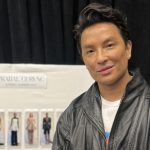 El diseñador nepalí-estadounidense Prabal Gurung posa previo a un desfile este sábado en New York (Estados Unidos). EFE/ Nora Quintanilla