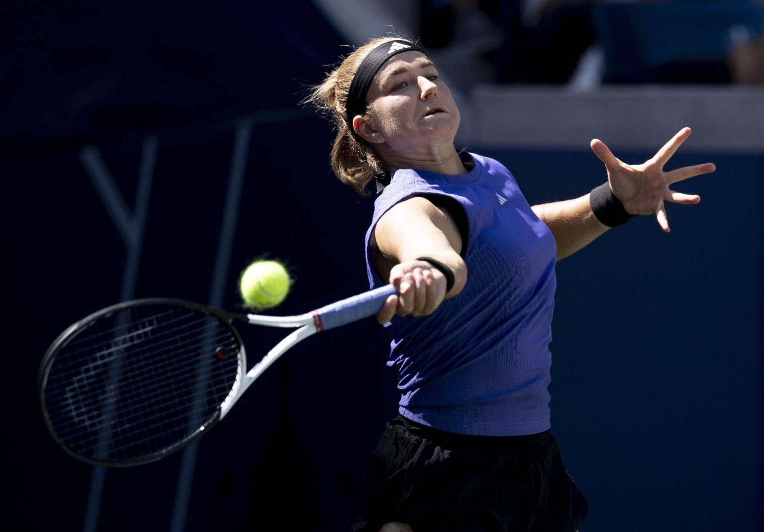 La checa Karolina Muchova ganó este miércoles por 6-1 y 6-4 a la brasileña Beatriz Haddad Maia en el Abierto de Estados Unidos. EFE/EPA/JUSTIN LANE