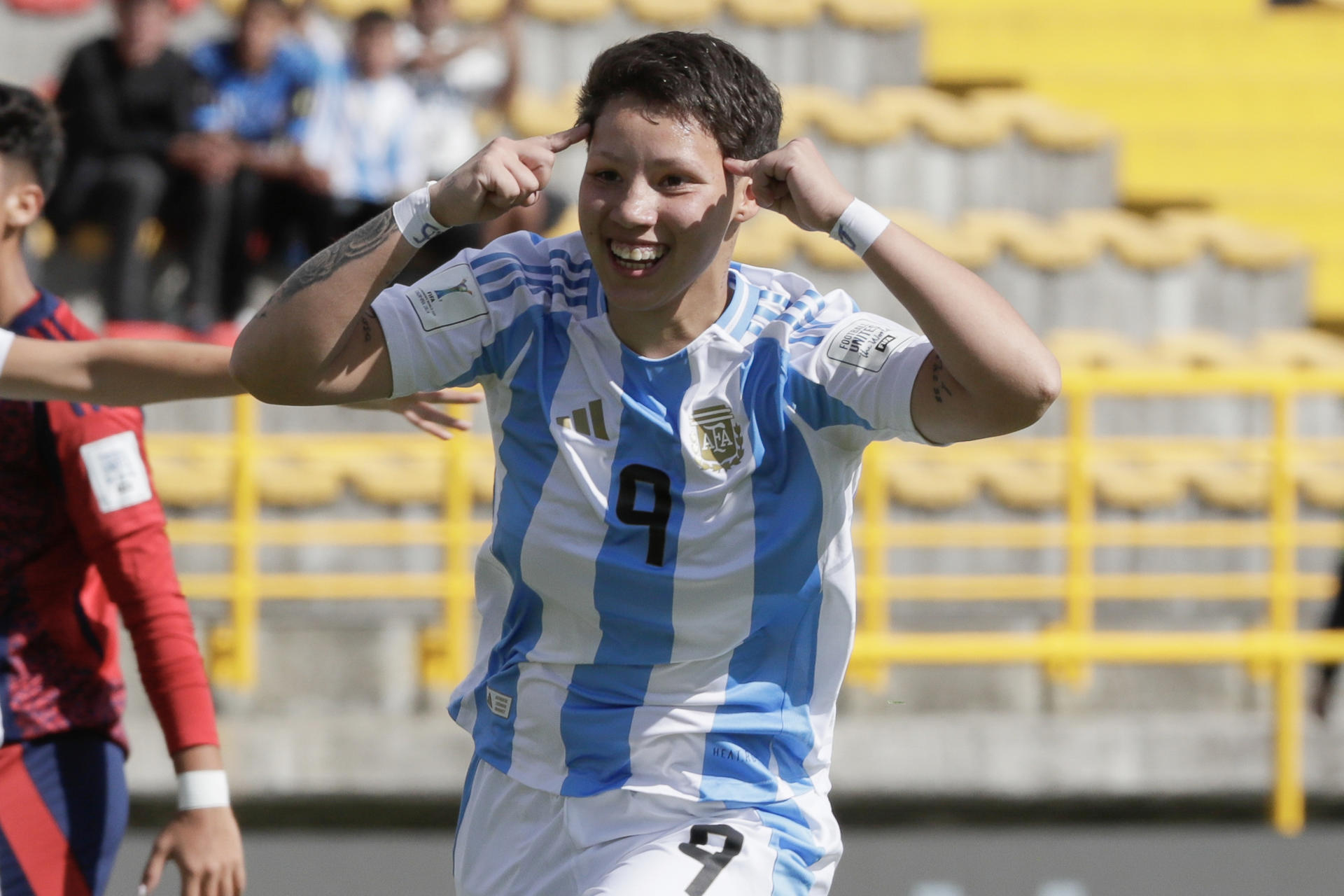 Kishi Núñez de Argentina celebra un gol en un partido de la Copa Mundial Femenina sub-20. EFE/ Carlos Ortega
