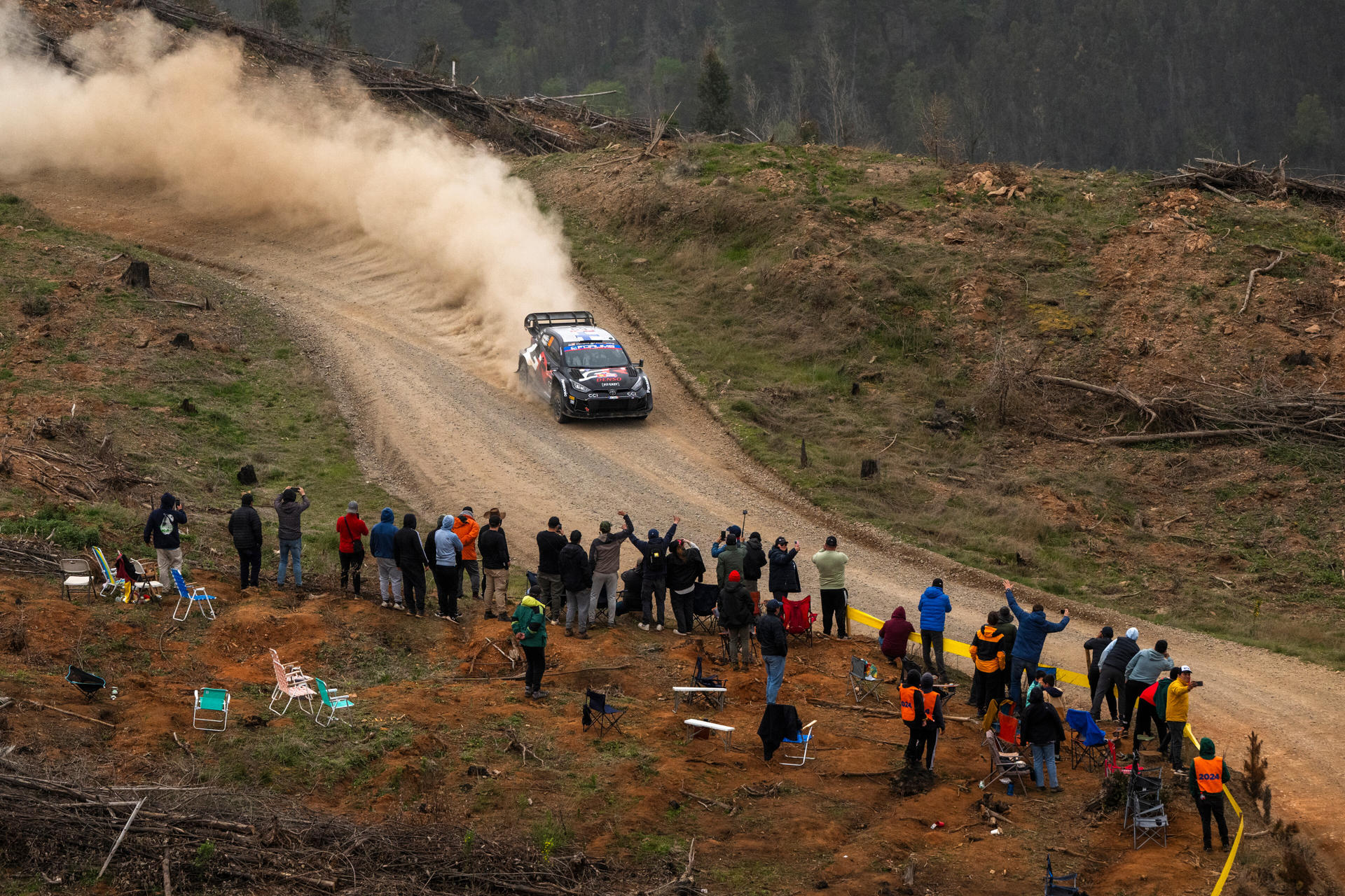 Fotografía cedida por Grupo de contenidos de Jaanus Ree/Red Bull, de la travesía de este sábado en la ciudad chilena de Concepción del Campeonato Mundial de Rallyes. EFE/ Jaanus Ree/Red Bull /SOLO USO EDITORIAL)
