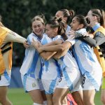 Jugadoras de Argentina celebran este domingo, al final de un partido del grupo F de la Copa Mundial Femenina sub-20. EFE/ Carlos Ortega