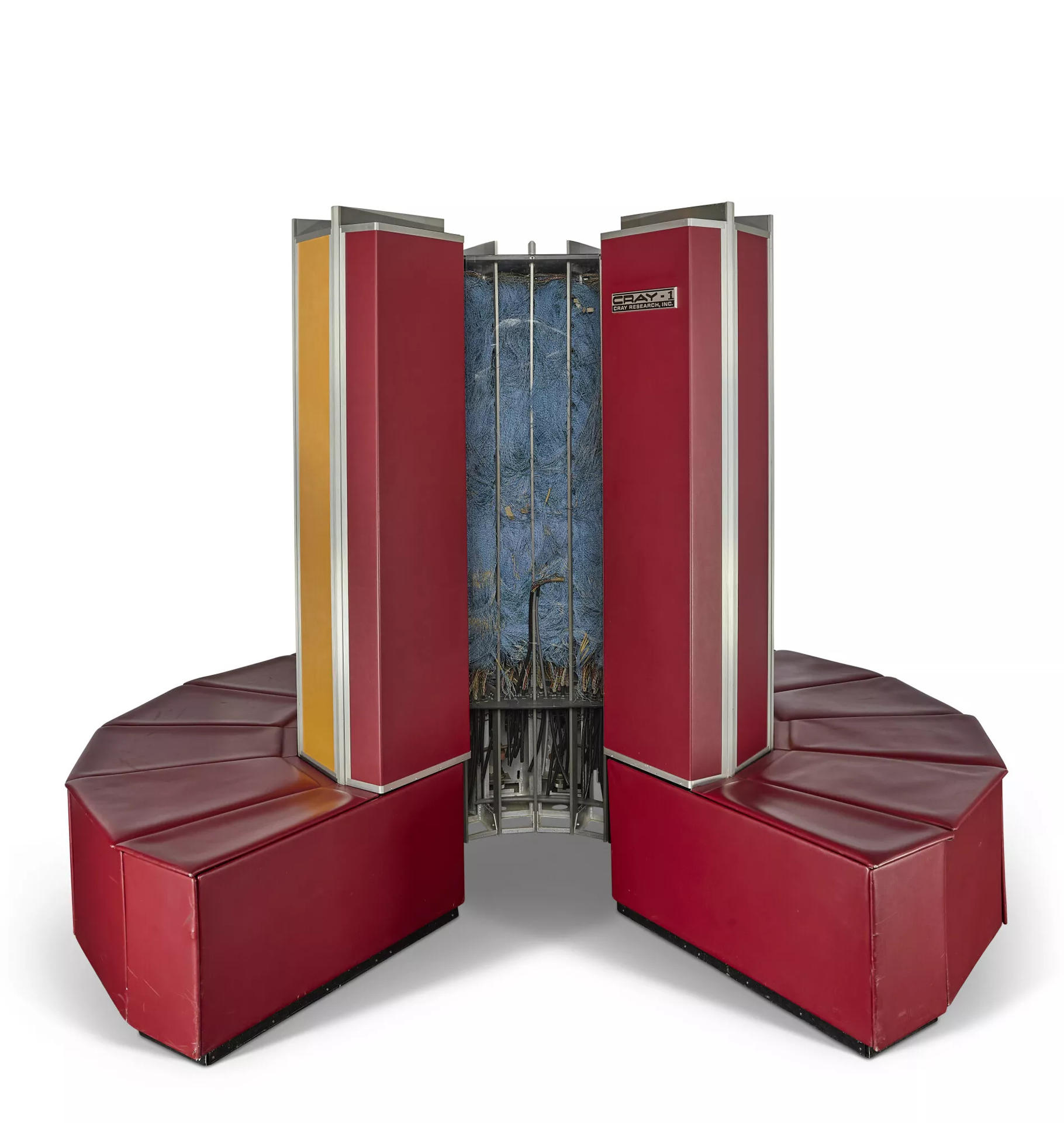 Fotografía cedida por Christie's donde se muestra una supercomputadora Cray-1, un aparato lanzado a finales de los setenta que abrió camino a los nuevos ordenadores para ejecutar tareas más complejas, que se vendió por 1,020,600 de dólares durante una subasta de la casa en Nueva York (EE.UU.). EFE/Christie's /SOLO USO EDITORIAL /NO VENTAS /SOLO DISPONIBLE PARA ILUSTRAR LA NOTICIA QUE ACOMPAÑA /CRÉDITO OBLIGATORIO
