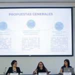 De izquierda a derecha, los integrantes de la Alianza Por la Movilidad Humana en Jalisco, Karina Arias, Laura Cortés, Fernanda González, Tran Dang y Claudia Pineda participan este martes en la presentación de la “agenda pendiente en movilidad humana para el Estado de Jalisco”, en la ciudad de Guadalajara, en Jalisco (México). EFE/ Francisco Guasco