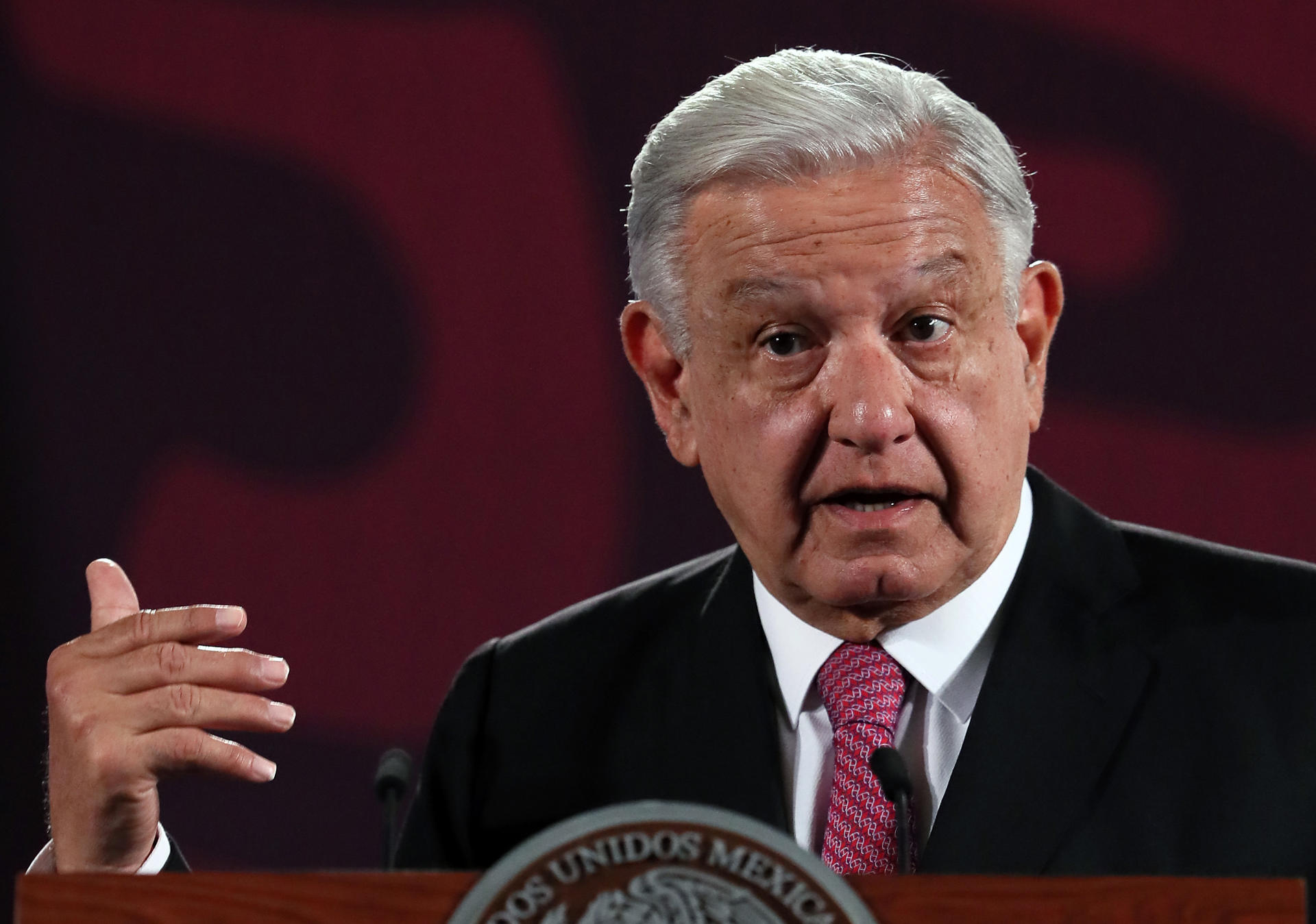 El presidente de México, Andrés Manuel López Obrador, participa durante su conferencia de prensa matutina este miércoles, en Palacio Nacional en la Ciudad de México (México). EFE/Mario Guzmán
