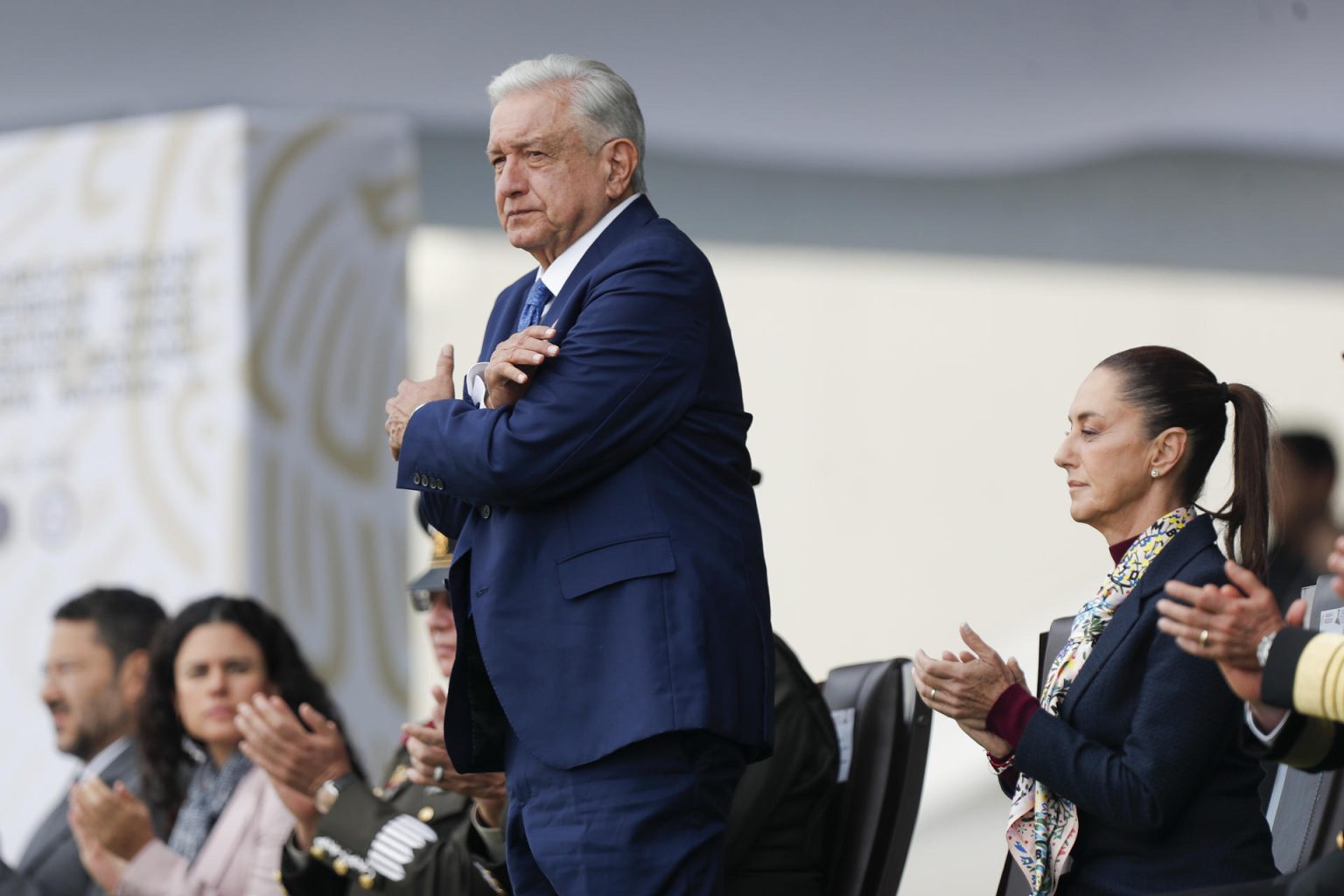 El presidente de México, Andrés Manuel López Obrador, participa este martes durante un mensaje a las Fuerzas Armadas del país, en el Colegio Militar, de la Ciudad de México (México). EFE/ Isaac Esquivel