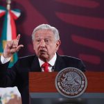 El presidente de México, Andrés Manuel López Obrador, participa durante una rueda de prensa este martes en Palacio Nacional en Ciudad de México (México). EFE/ Sáshenka Gutiérrez