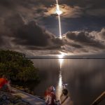 La misión Polaris Dawn despega a bordo de un cohete Falcon 9 de SpaceX desde el Complejo de Lanzamiento 39A del Centro Espacial Kennedy en Cabo Cañaveral, Florida, EE.UU., este martes. EFE/ Cristobal Herrera-ulashkevich