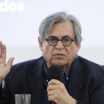 El coordinador general de la Comisión Mexicana de Ayuda a Refugiados (COMAR), Andrés Ramírez Silva, habla durante una rueda prensa, este lunes en Ciudad de México (México). EFE/Mario Guzmán