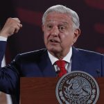 El presidente de México, Andrés Manuel López Obrador, habla durante su conferencia de prensa matutina este lunes, en Palacio Nacional en la Ciudad de México (México). EFE/ Mario Guzmán