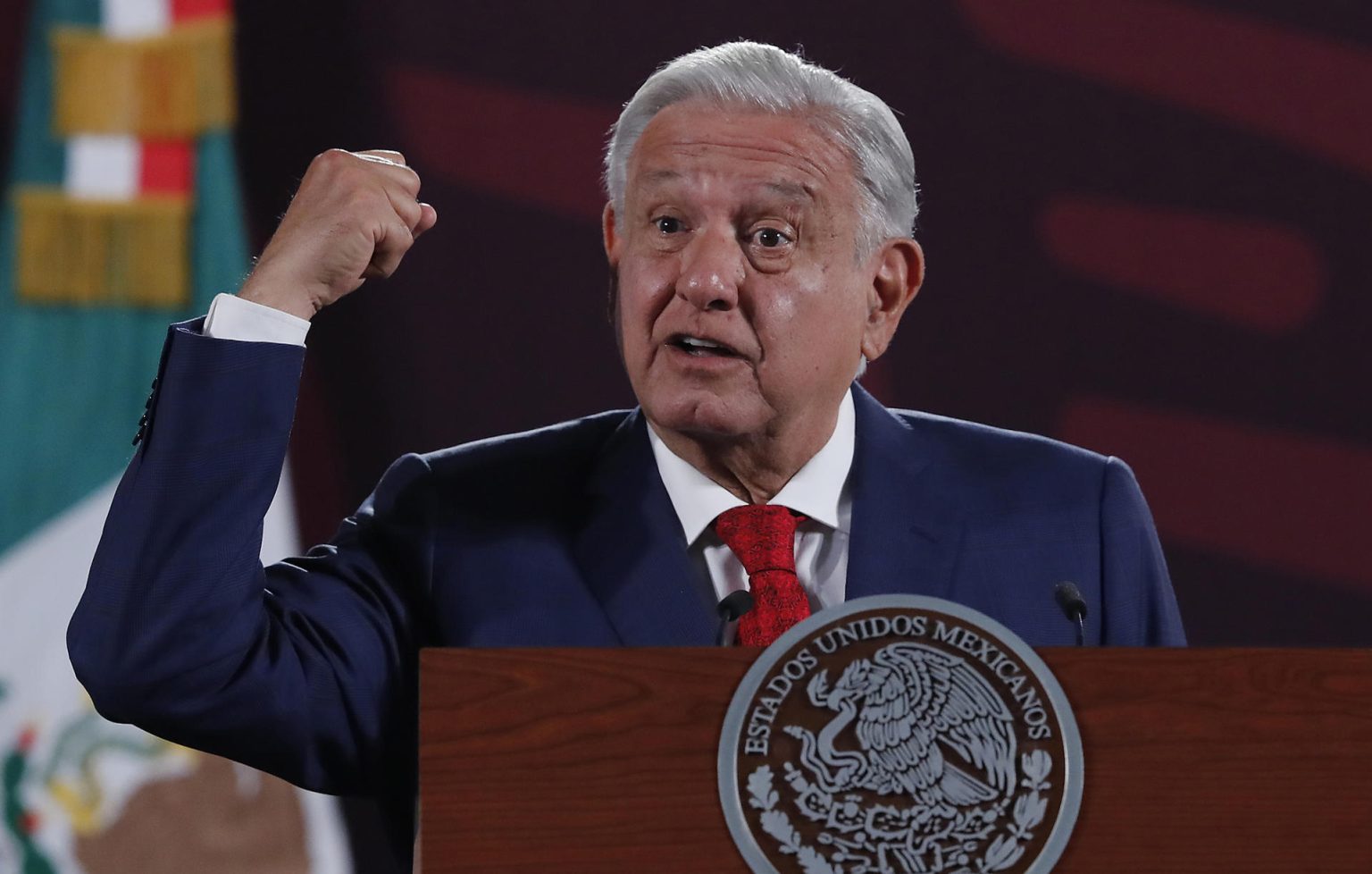 El presidente de México, Andrés Manuel López Obrador, habla durante su conferencia de prensa matutina este lunes, en Palacio Nacional en la Ciudad de México (México). EFE/ Mario Guzmán