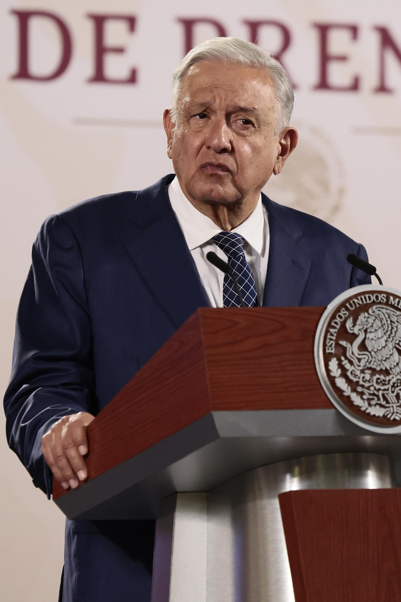 El presidente de México, Andrés Manuel López Obrador, participa este jueves, durante su conferencia de prensa matutina en Palacio Nacional de la Ciudad de México (México). EFE/ José Méndez
