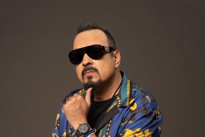 Fotografía cedida por Santa Cruz Communications donde aparece el cantautor Pepe Aguilar quien recibirá el Premio Billboard Salón de la Fama en la próxima ceremonia de estos galardones dedicados a la música latina, que se desarrollará en Miami, en el sur de Florida (EE.UU.), informó este martes la organización del evento. Este intérprete de casi cuatro décadas de trayectoria y "figura monumental de la música latina", como señala un comunicado, cantará además en la gala de los Latin Billboard que se emitirá el domingo 20 de octubre por la cadena hispana Telemundo. EFE/Santa Cruz Communications /SOLO USO EDITORIAL /NO VENTAS /SOLO DISPONIBLE PARA ILUSTRAR LA NOTICIA QUE ACOMPAÑA /CRÉDITO OBLIGATORIO