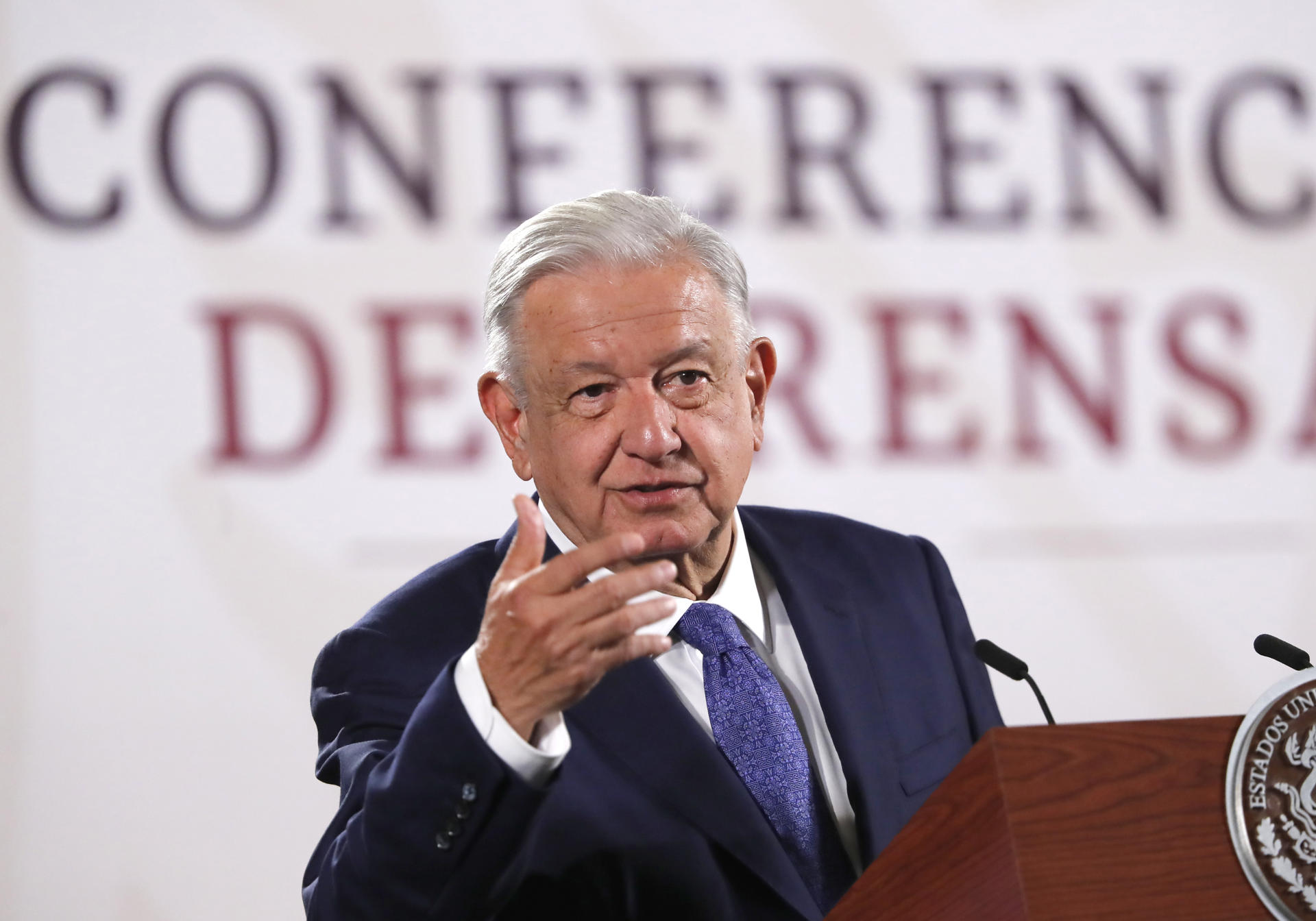 El presidente de México, Andrés Manuel López Obrador, participa este martes durante una rueda de prensa matutina en Palacio Nacional de la Ciudad de México (México). EFE/Mario Guzmán
