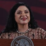 La secretaria de Cultura de México, Alejandra Frausto, participa en una conferencia de prensa este lunes, en Palacio Nacional en la Ciudad de México (México). EFE/ Mario Guzmán