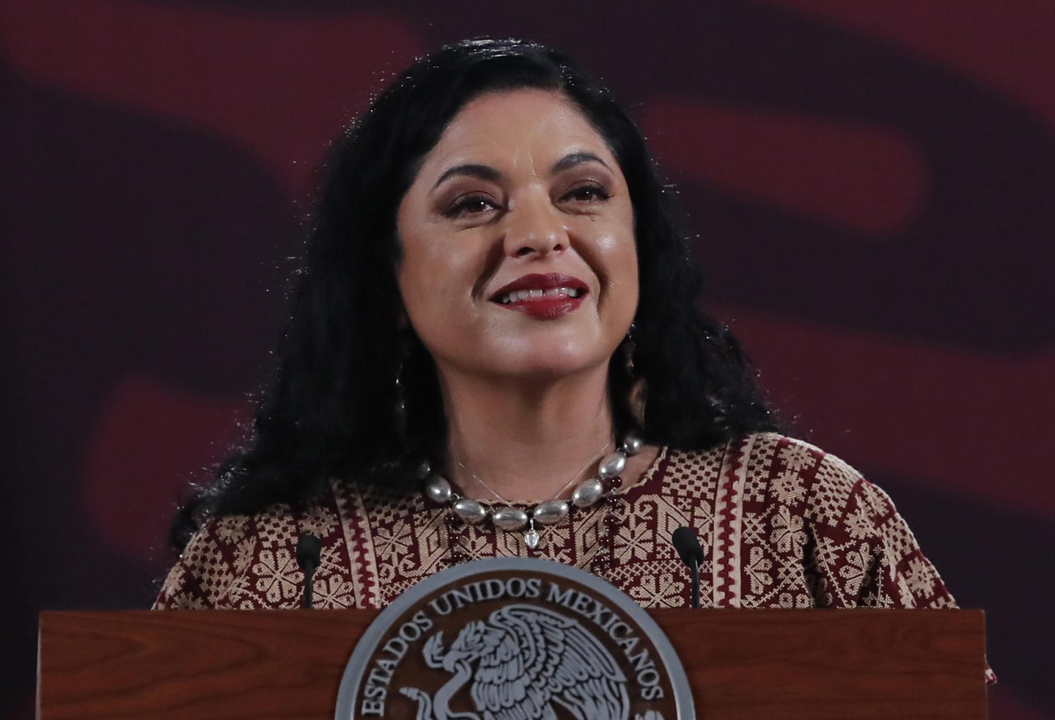 La secretaria de Cultura de México, Alejandra Frausto, participa en una conferencia de prensa este lunes, en Palacio Nacional en la Ciudad de México (México). EFE/ Mario Guzmán