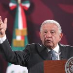 El presidente de México, Andrés Manuel López Obrador, habla durante su conferencia de prensa matutina este martes, en Palacio Nacional en la Ciudad de México (México). EFE/ Mario Guzmán