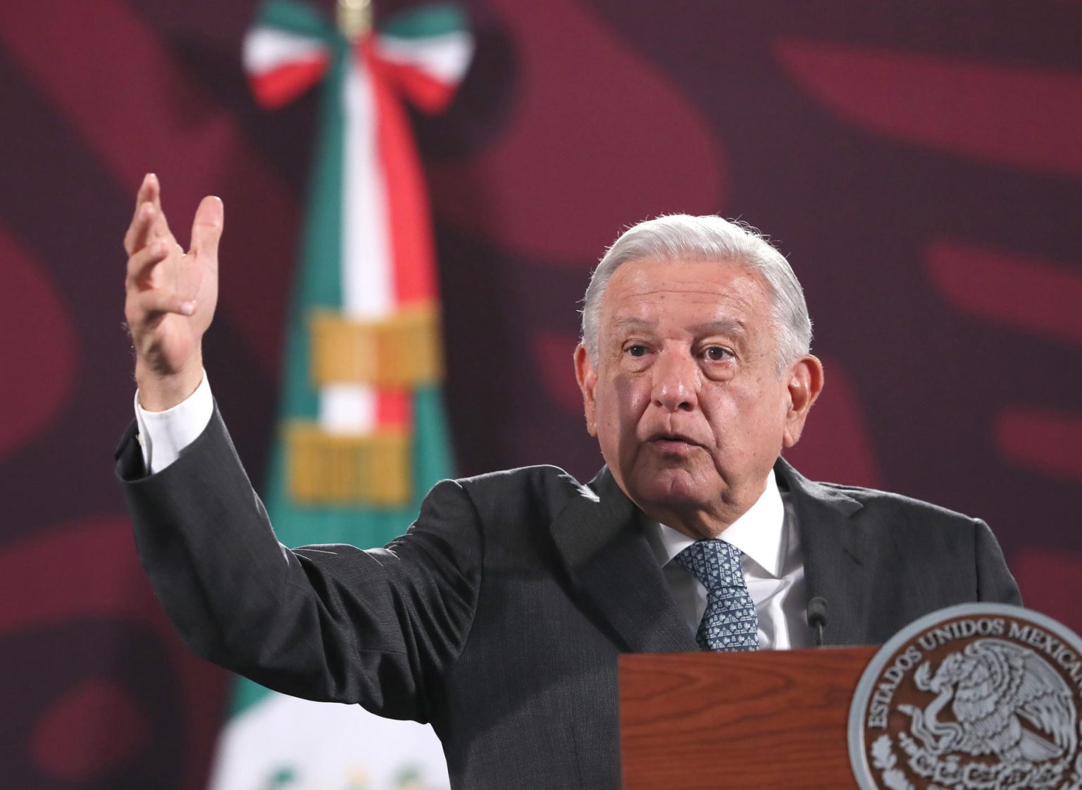 El presidente de México, Andrés Manuel López Obrador, habla durante su conferencia de prensa matutina este martes, en Palacio Nacional en la Ciudad de México (México). EFE/ Mario Guzmán