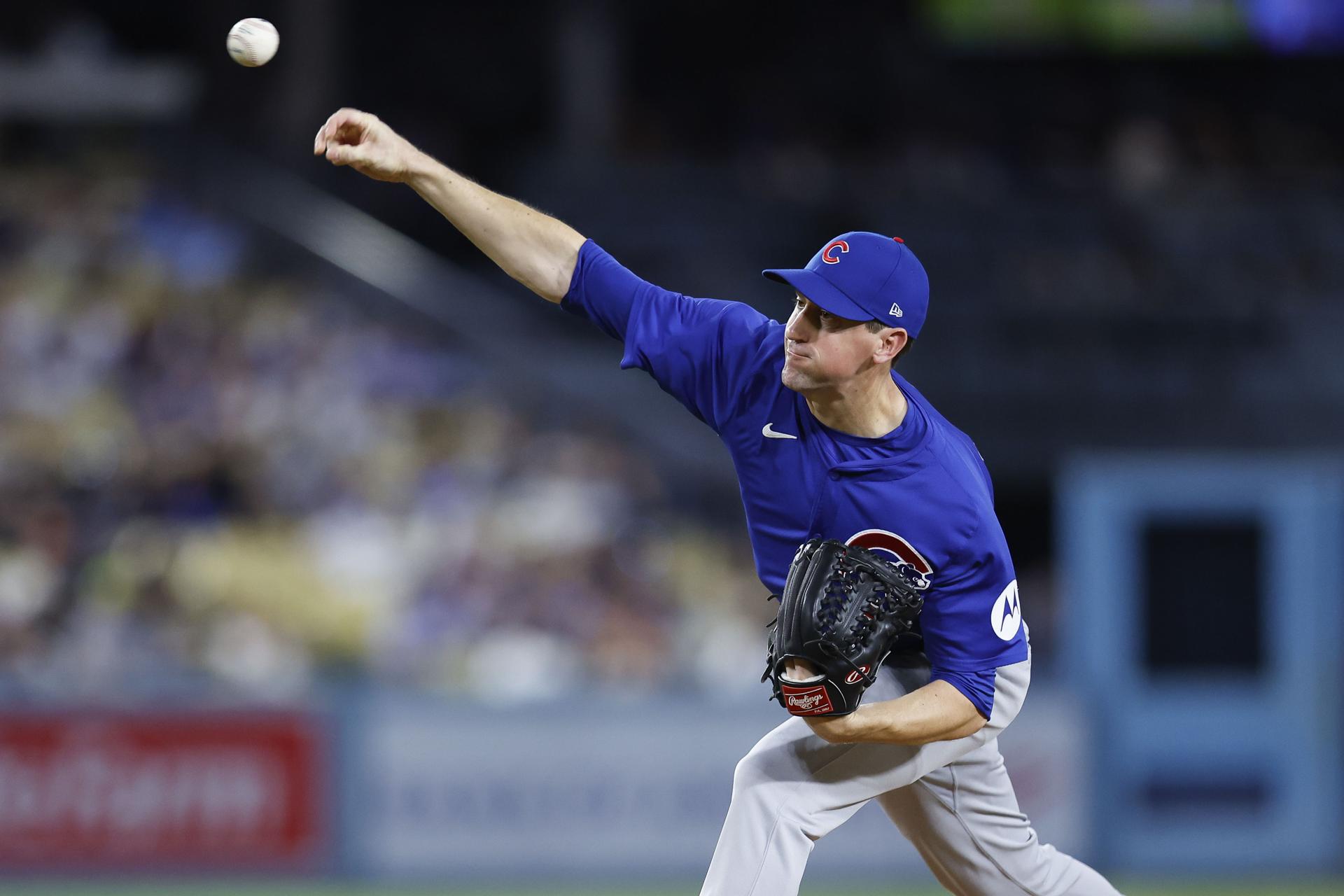 El lanzador abridor de los Chicago Cubs, Kyle Hendricks, lanza este lunes una recta durante el partido de Grandes Ligas entre los Chicago Cubs y Los Angeles Dodgers en Los Ángeles. EFE/EPA/CAROLINE BREHMAN
