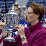 El italiano Jannik Sinner conquistó este domingo el Abierto de Estados Unidos. EFE/EPA/CJ GUNTHER