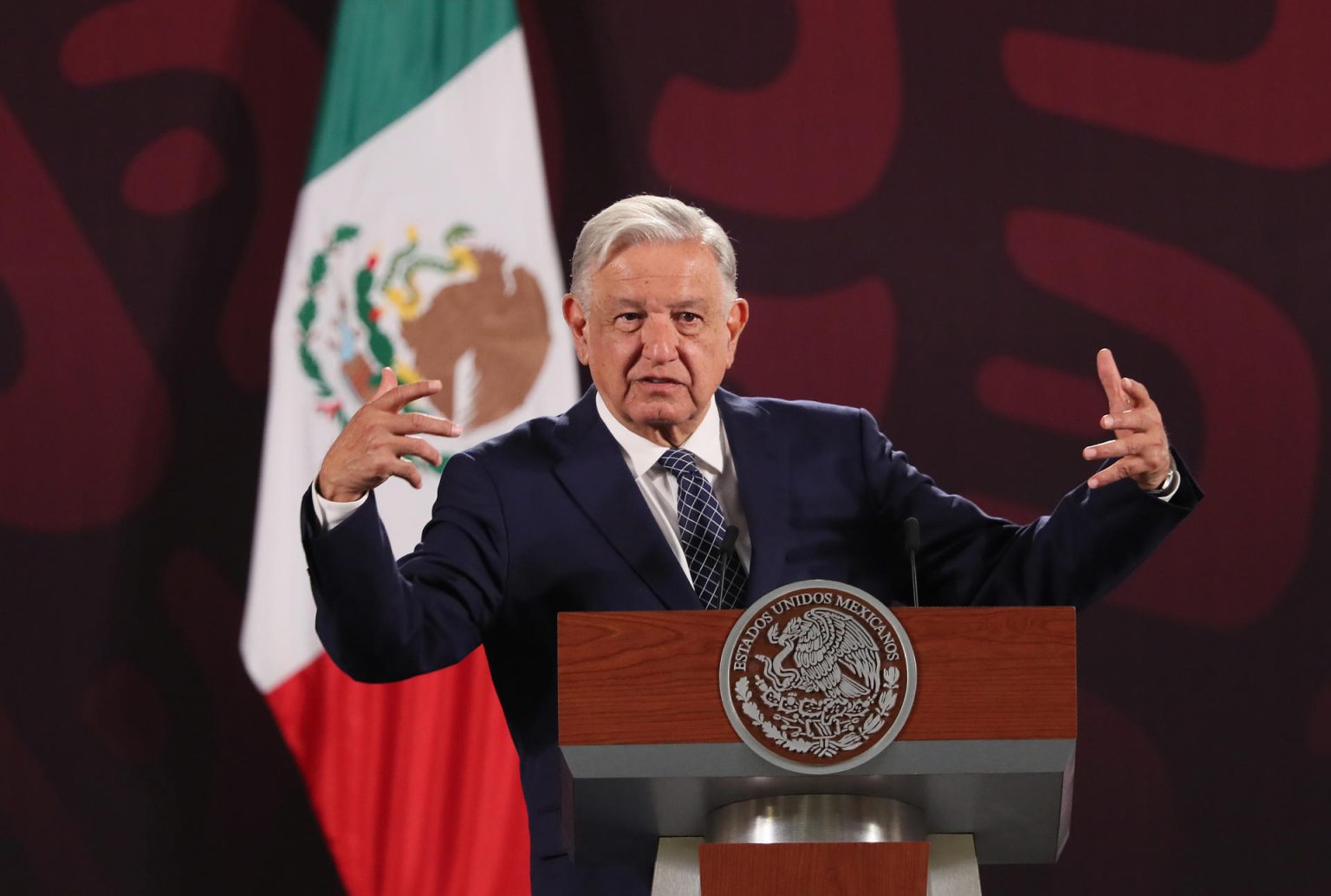 El presidente de México, Andrés Manuel López Obrador, habla este jueves durante una rueda de prensa matutina en Palacio Nacional de la Ciudad de México (México). EFE/ Mario Guzmán