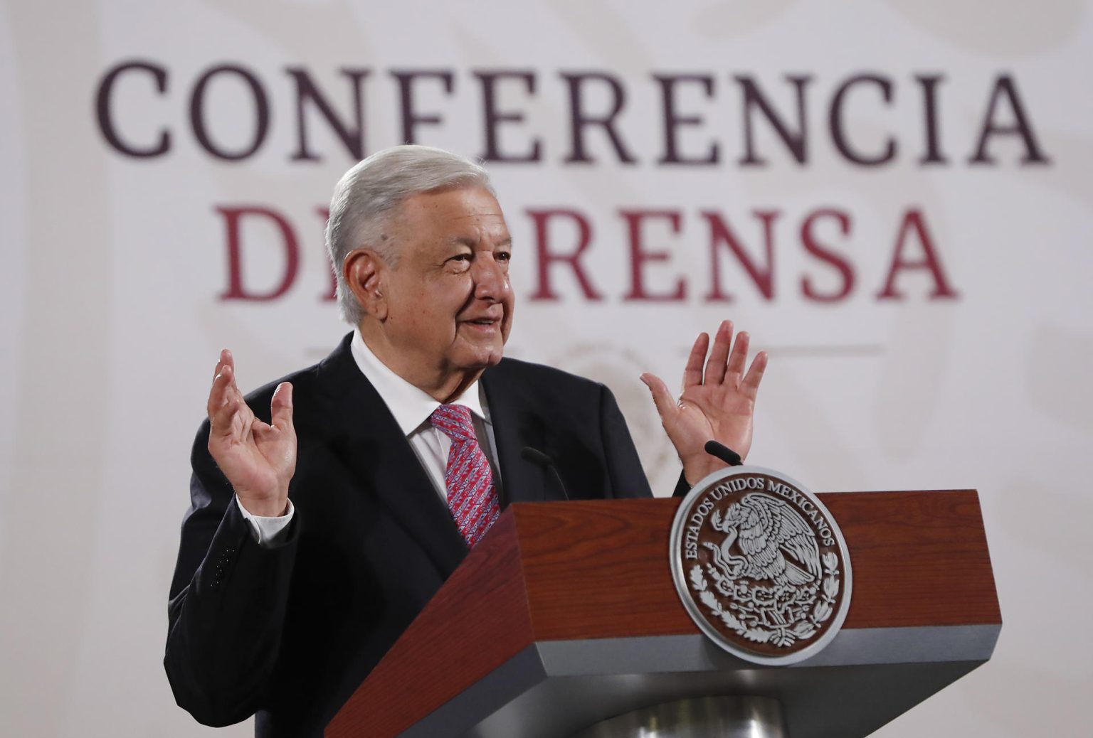 El presidente de México, Andrés Manuel López Obrador, participa este miércoles durante una rueda de prensa matutina en Palacio Nacional de la Ciudad de México (México). EFE/ Mario Guzmán