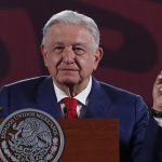 El presidente de México, Andrés Manuel López Obrador, habla durante su conferencia de prensa matutina este lunes, en Palacio Nacional en la Ciudad de México (México). EFE/ Mario Guzmán