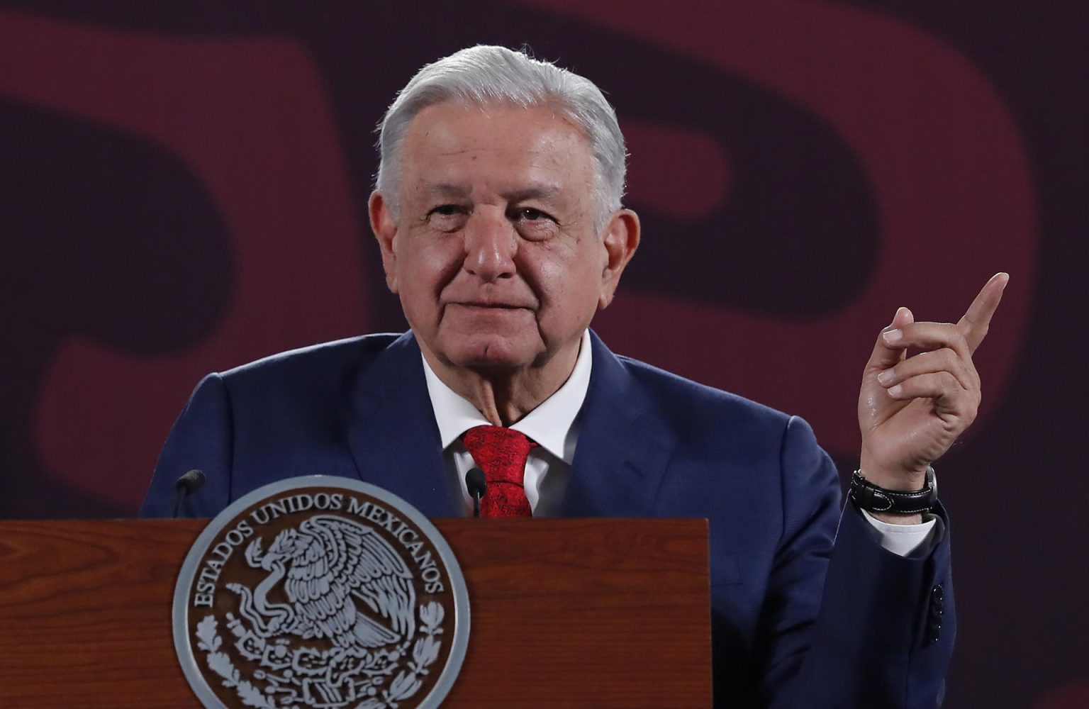 El presidente de México, Andrés Manuel López Obrador, habla durante su conferencia de prensa matutina este lunes, en Palacio Nacional en la Ciudad de México (México). EFE/ Mario Guzmán