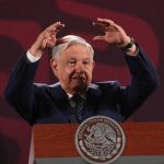 El presidente de México, Andrés Manuel López Obrador, habla este jueves durante una rueda de prensa matutina en Palacio Nacional de la Ciudad de México (México). EFE/Mario Guzmán