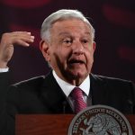 El presidente de México, Andrés Manuel López Obrador, participa durante su conferencia de prensa matutina este miércoles, en Palacio Nacional en la Ciudad de México (México). EFE/Mario Guzmán