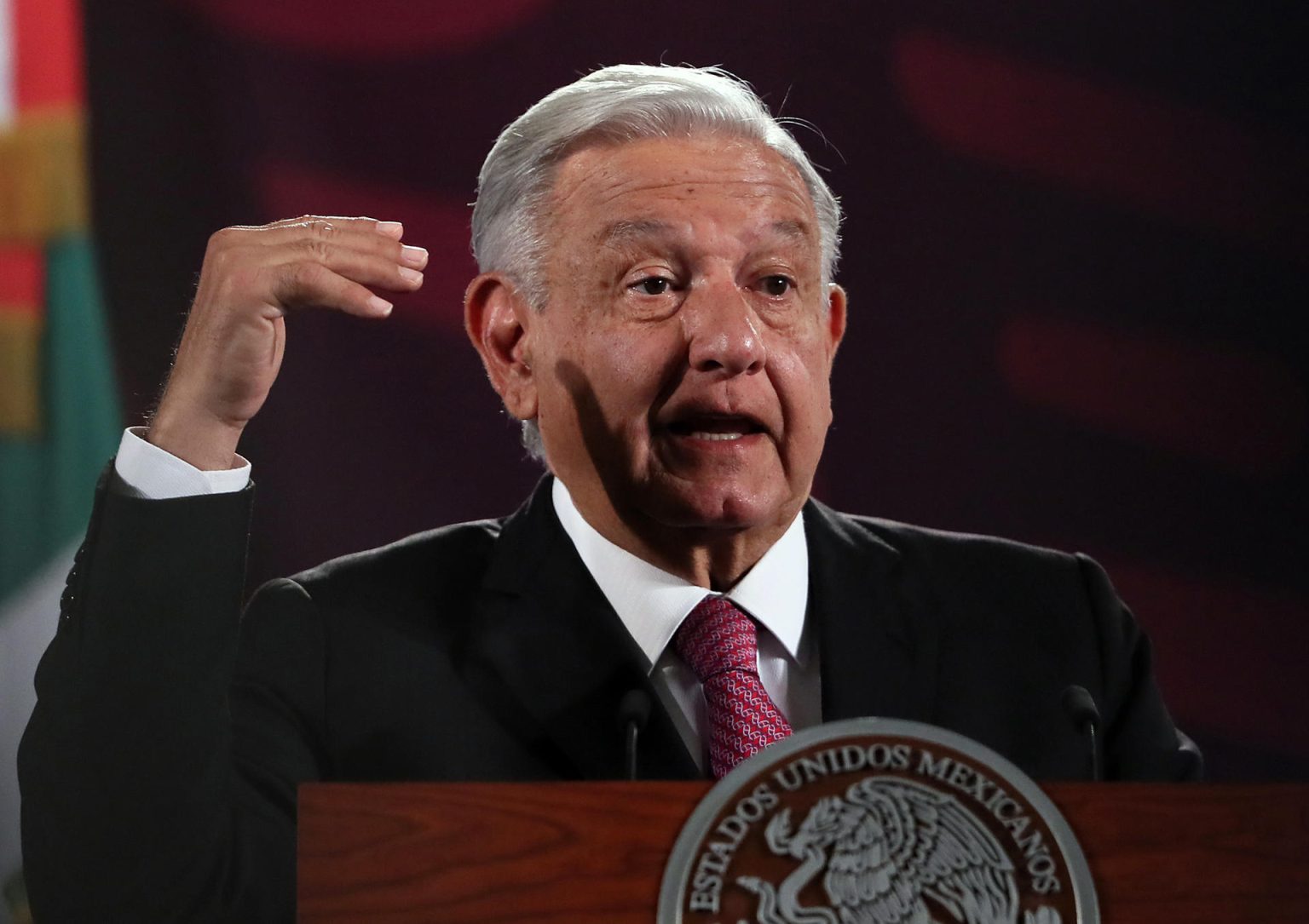 El presidente de México, Andrés Manuel López Obrador, participa durante su conferencia de prensa matutina este miércoles, en Palacio Nacional en la Ciudad de México (México). EFE/Mario Guzmán