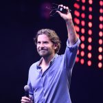 El actor estadounidense Bradley Cooper, participa este viernes en el foro "México SIglo XXI", que se lleva a cabo en el Auditorio Nacional, en la Ciudad de México (México). EFE/Mario Guzmán