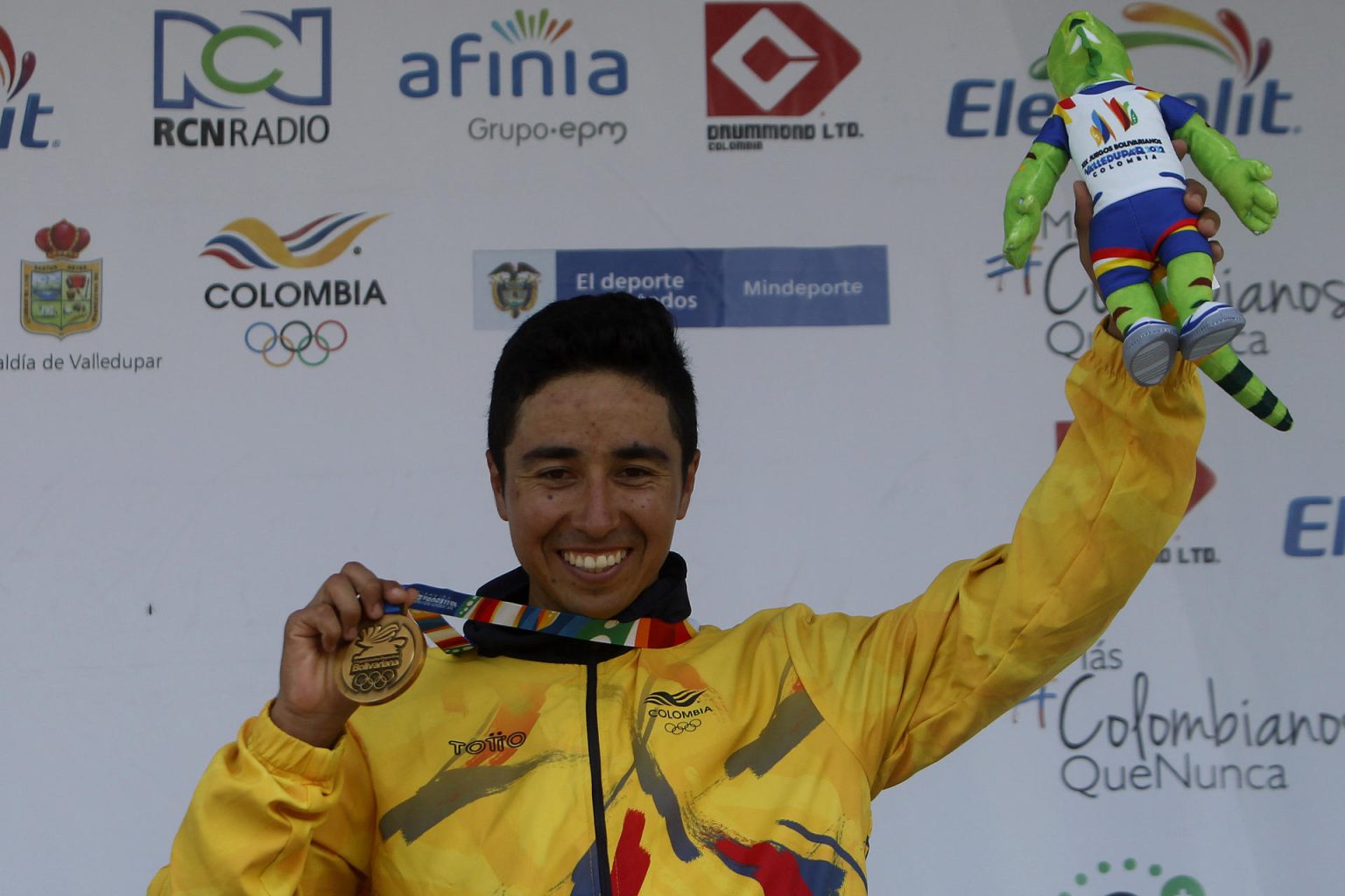 Foto de archivo del ciclista colombiano Aldemar Reyes quien parte este sábado como uno de los favoritos al título del Clásico RCN. EFE/Luis Eduardo Noriega A.