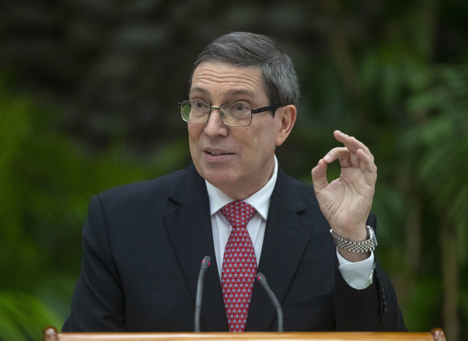 El canciller de Cuba Bruno Rodríguez Padilla habla en la presentación del informe sobre el impacto de las sanciones económicas de los Estados Unidos contra Cuba este jueves, en La Habana (Cuba). EFE/ Yander Zamora