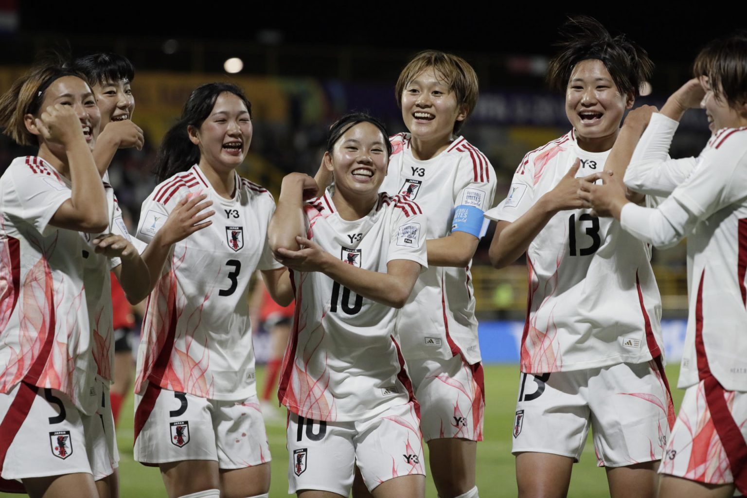 Foto de archivo de una celebración de las jugadoras de la selección sub-20 de Japón en el Mundial de Colombia que esperan repetir este domingo en Medellín con el paso a las semifinales. EFE/ Carlos Ortega