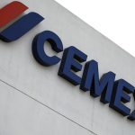 Fotografía de un logotipo de la empresa cementera Cemex, en Monterrey (México). Fotografía de archivo. EFE/Miguel Sierra