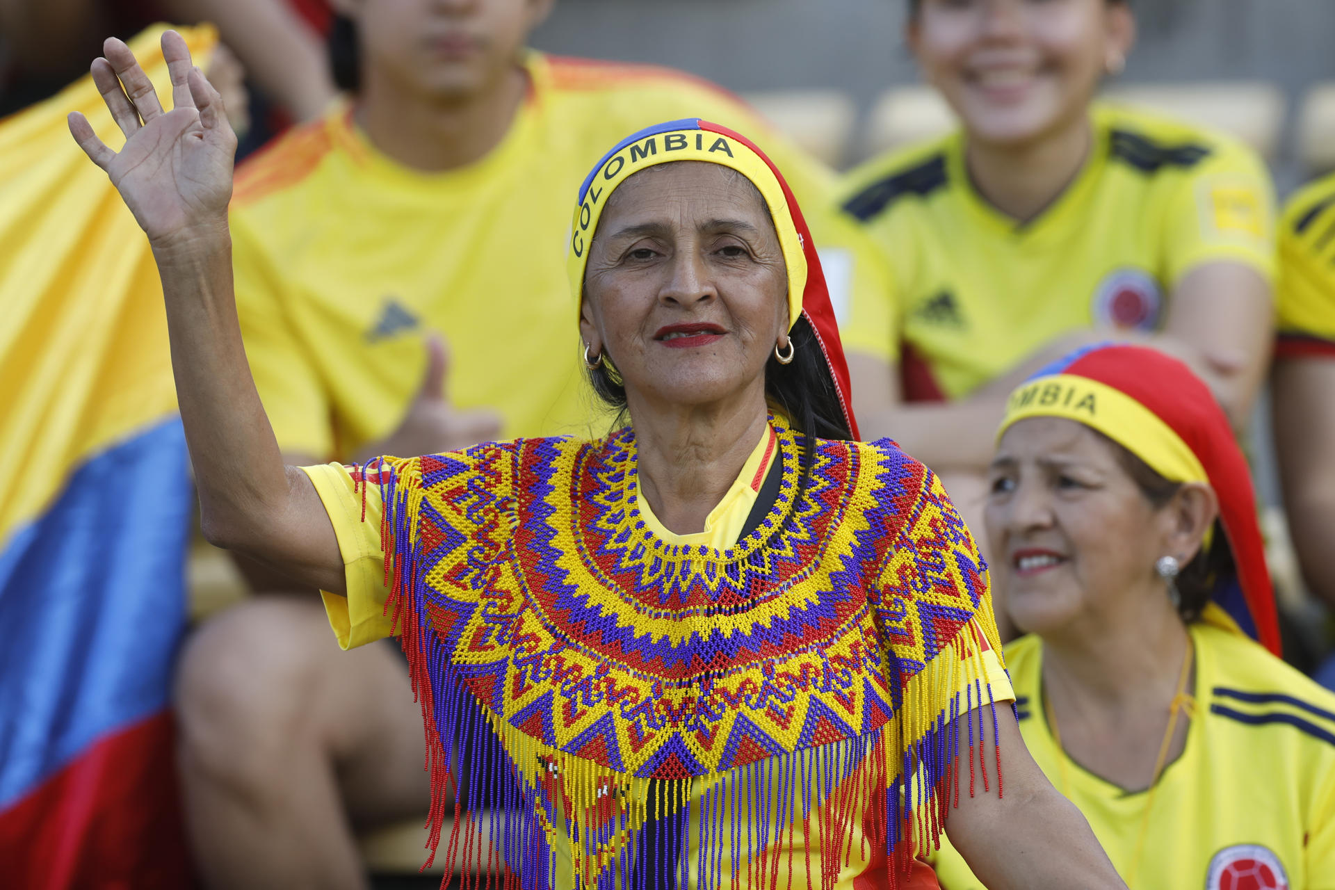 Una hincha de Colombia anima en un partido del grupo A de la Copa Mundial Femenina sub-20. EFE/ Luis Eduardo Noriega Arboleda
