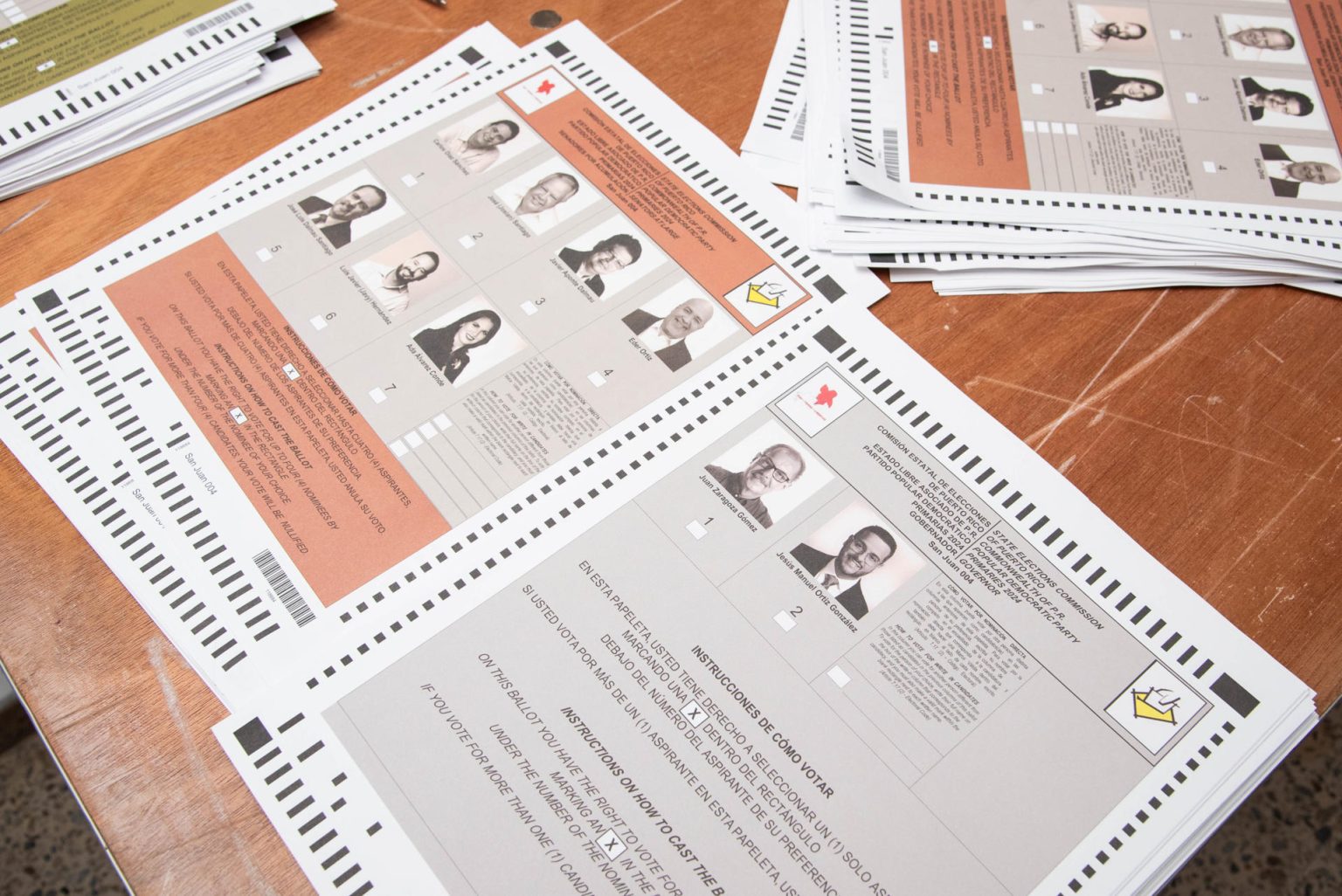 Fotografía de archivo donde se observa un detalle de las papeletas las elecciones primarias del Partido Popular Democrático y del Partido Nuevo Progresista en San Juan (Puerto Rico). EFE/ Enid Salgado Mercado