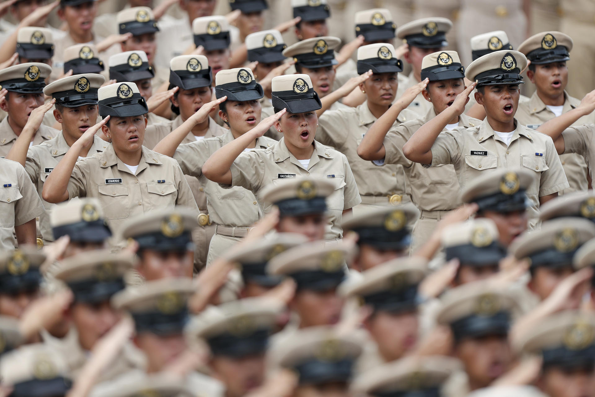 Miembros de las Fuerzas Armadas del país participan em un acto protocolario del presidente de México Andrés Manauel López Obrador este martes, en el Colegio Militar, de la Ciudad de México (México). EFE/ Isaac Esquivel
